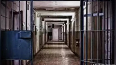 'Бухородаги 4-сон тергов ҳибсхонаси маҳбуслари Омбудсмандан ёрдам сўради'ning rasmi