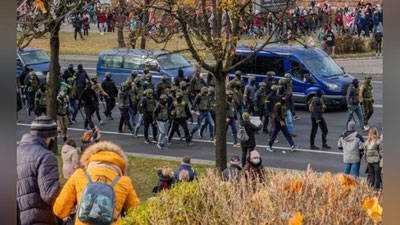 'Minsk namoyishi: ishtirokchilarni hibsga olish davom etmoqda'ning rasmi