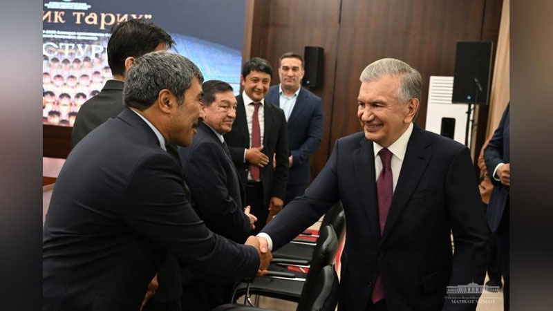 'Prezident Kinochilar saroyini borib ko`rdi'ning rasmi