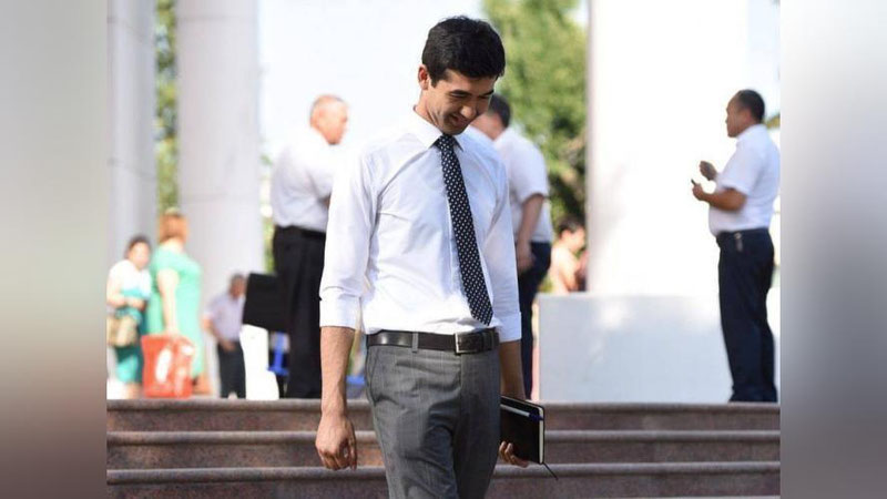 'Eng yosh vazir unashtirilgani haqida ma`lum qildi'ning rasmi