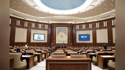 'Senat a`zolari jami 100 nafardan 65 nafarga qisqartiriladi'ning rasmi