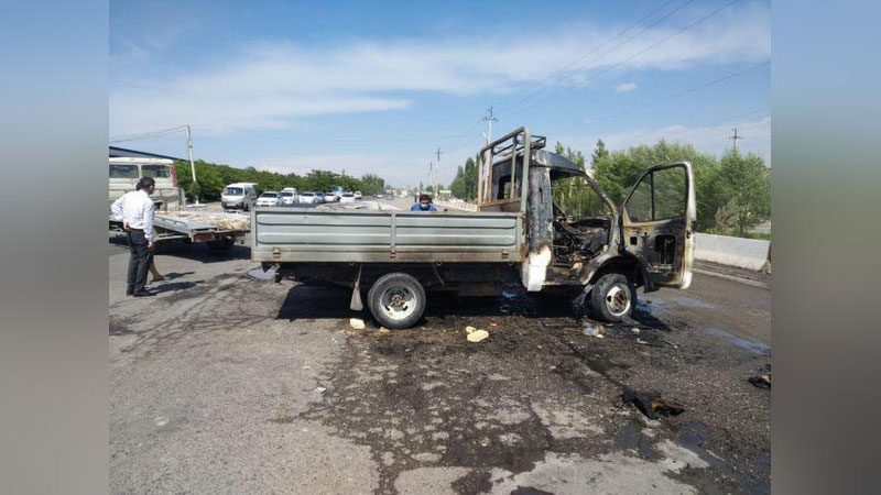 Изрображение 'В Шахрихане после ДТП загорелись "Ласетти" и "Газель" (фото, видео)'