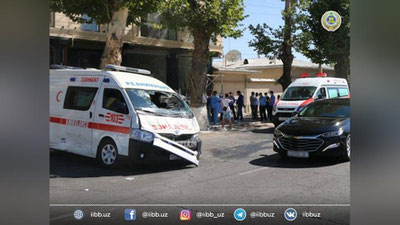 Изрображение 'В Ташкенте не пропустили машину "скорой помощи": пострадали водитель и медсестра'