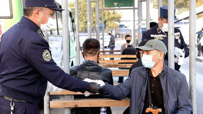 Изрображение 'Как правильно использовать перчатки в общественном транспорте?'