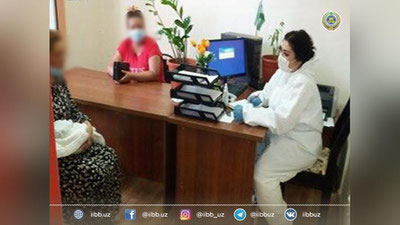 'IIB xodimlari Toshkentda ko`chada qolgan ayol va uning bolasiga yordam ko`rsatdi'ning rasmi
