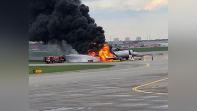 Изрображение 'ПОЖАР НА БОРТУ САМОЛЕТА В ШЕРЕМЕТЬЕВО: ШОКИРУЮЩЕЕ ВИДЕО'