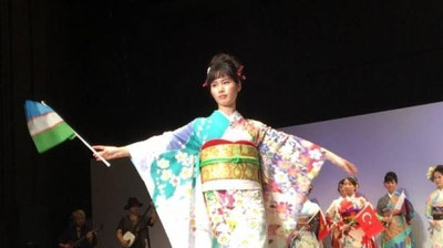 Изрображение 'В ТОКИО ПОКАЗАЛИ КИМОНО С СИМВОЛИКОЙ УЗБЕКИСТАНА (ФОТО)'
