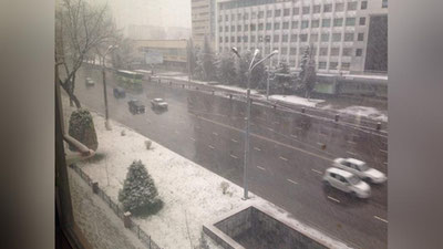 'Эртага Ўзбекистон бўйлаб ёға бошлаган ёмғир баъзи жойларда қорга айланади'ning rasmi