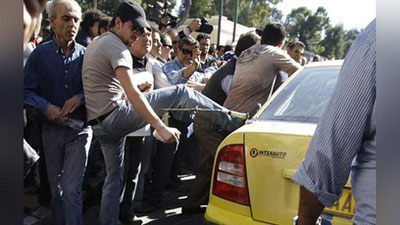 'Греция таксичилари «Uber»га қарши намойиш ўтказмоқда'ning rasmi