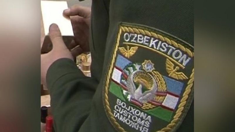 'Фарғонада ҳайдовчи автомашинасидаги полиэтилен қопларни бекорга ташлаб қочмаган экан'ning rasmi