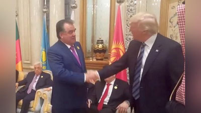 Изрображение 'КТО КОГО: РАХМОН ОДЕРЖАЛ ВЕРХ НАД ТРАМПОМ В БИТВЕ РУКОПОЖАТИЙ (ВИДЕО)'