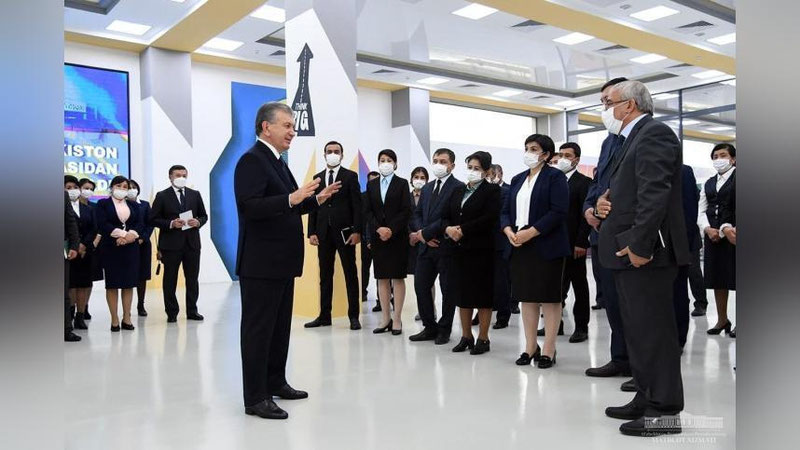 Изрображение 'Президент побеседовал с педагогами и врачами Кашкадарьи (фото)'