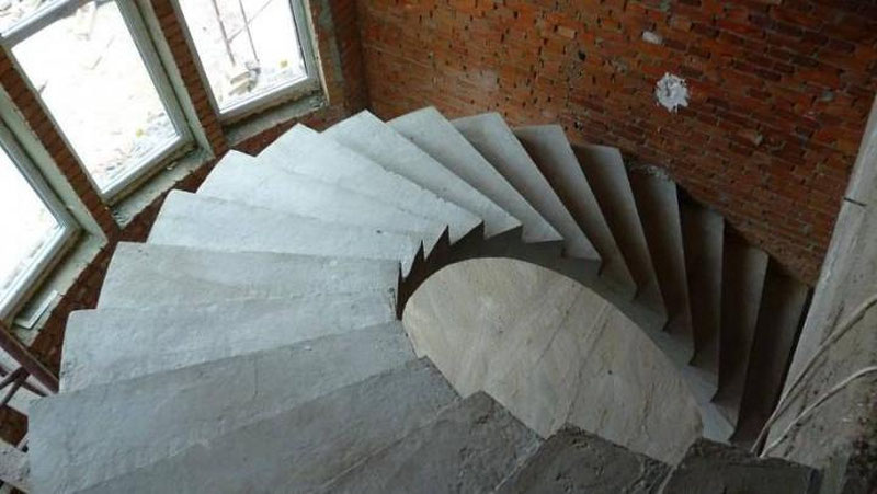 'Андижонлик аёлнинг 4-қаватдан тушиб кетиши бўйича тергов олиб борилмоқда'ning rasmi