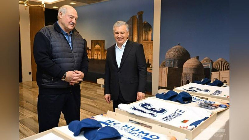 'Xokkey ishqibozi Lukashenko Shavkat Mirziyoev bilan “Humo Arena”ga bordi'ning rasmi