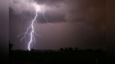 Изрображение 'В Андижанской области удар молнии убил 17-летнего парня'