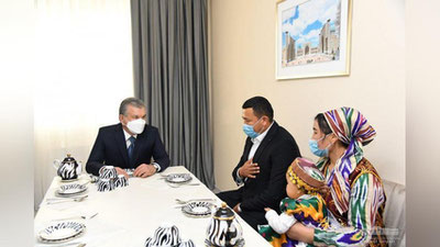 'Eng ko`p talofat ko`rgan Sardobaning “Do`stlik” mahallasi bugun qanday qiyofada? Prezident yangi mavzedagi xonadonlarda bo`ldi (fotosayohat)'ning rasmi