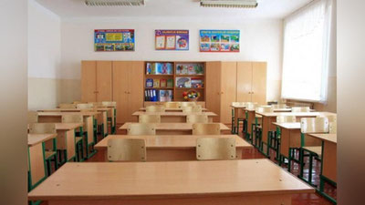 'Олмалиқдаги ихтисослаштирилган мактаб ўқитувчилари ўқувчи топишга мажбурлангани айтилмоқда'ning rasmi