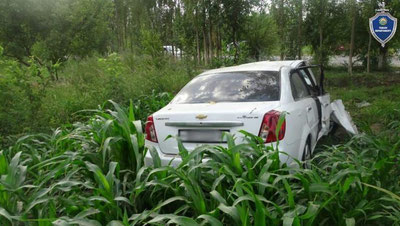 Изрображение 'В Ферганской области несовершеннолетние угнали и разбили "Ласетти" (фото)'