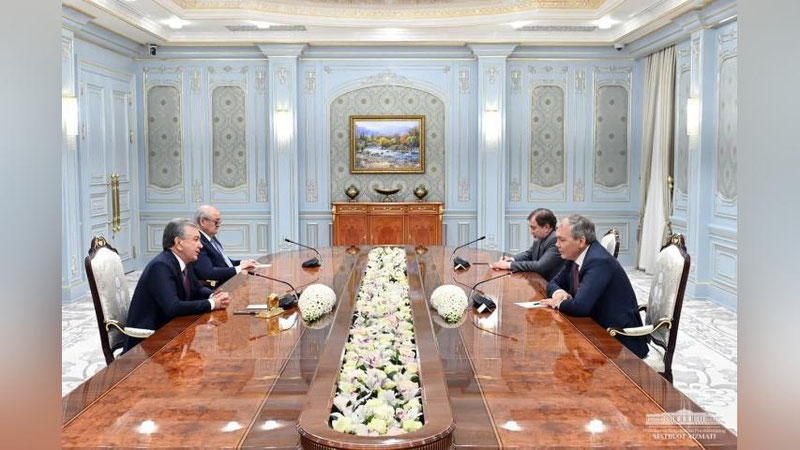 'Mirziyoev Rossiya delegasiyasini qabul qildi'ning rasmi