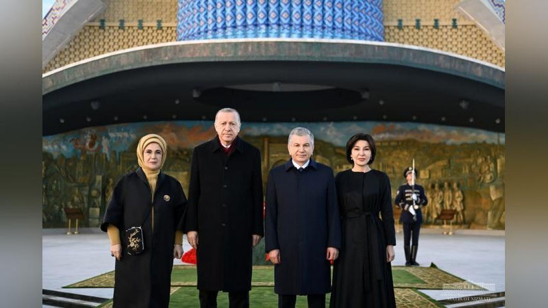 Изрображение 'Реджеп Тайип Эрдоган вместе с супругой прибыл в нашу страну (фото)'