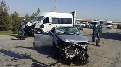 Изрображение 'В Сырдарье водитель "Нексии" не выжил после столкновения с деревом и "Газелью"'