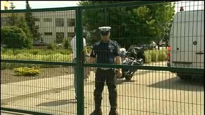 'Polshadagi maktabda otishma bo`ldi (Video)'ning rasmi