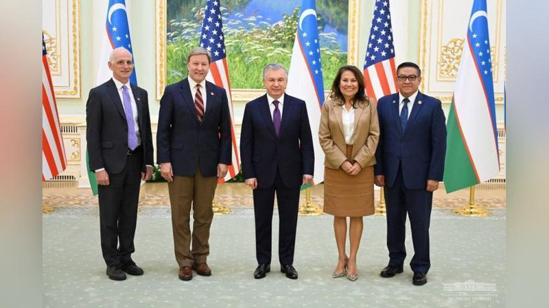Изрображение 'Президент Шавкат Мирзиёев принял делегации парламента США'