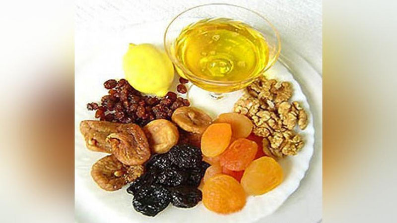 '​FOYDALI ShIRINLIKLAR BILAN TANIShING'ning rasmi