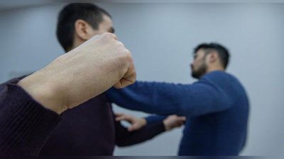 Изрображение 'Житель Андижана, заревновав гражданскую жену, едва не отправил оппонента на тот свет'