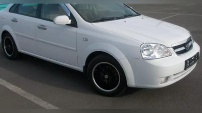 Изрображение 'ДВОЕ СОТРУДНИКОВ АВТОСАЛОНА В ТАШКЕНТЕ ЗАПРОСИЛИ ДЕНЬГИ ЗА "LACETTI"'