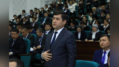 'Bank rahbari xalq ta`limi boshqarmasiga boshliq bo`ldi'ning rasmi