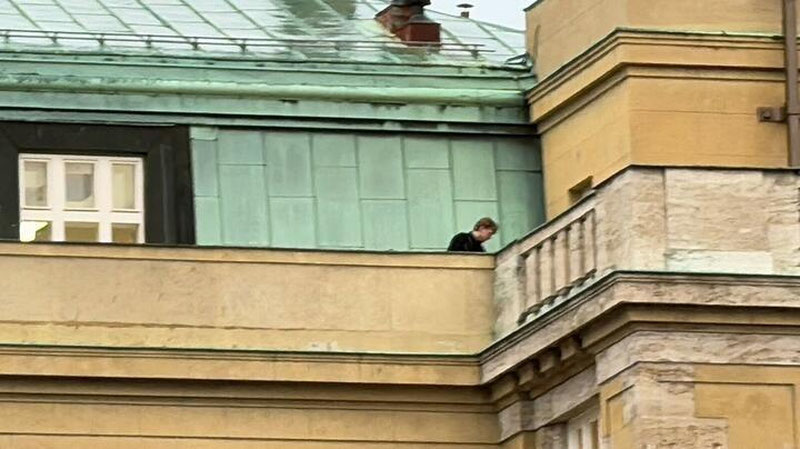Изрображение '"Весь факультет был залит кровью": очевидцы о массовой бойне в университете в Праге (видео)'
