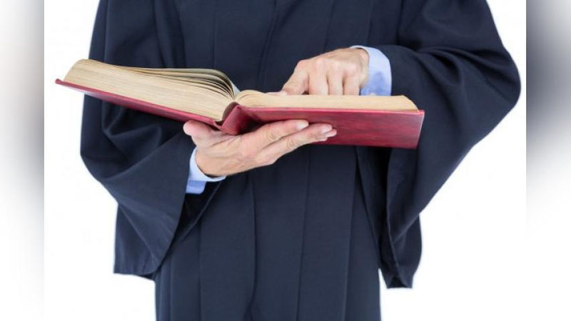 'Xalq ta`limi vazirining xodimni ishdan bo`shatish haqidagi buyrug`i sud tomonidan bekor qilindi. Ammo u o`z ishiga tiklanmayapti'ning rasmi