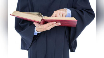 'Xalq ta`limi vazirining xodimni ishdan bo`shatish haqidagi buyrug`i sud tomonidan bekor qilindi. Ammo u o`z ishiga tiklanmayapti'ning rasmi