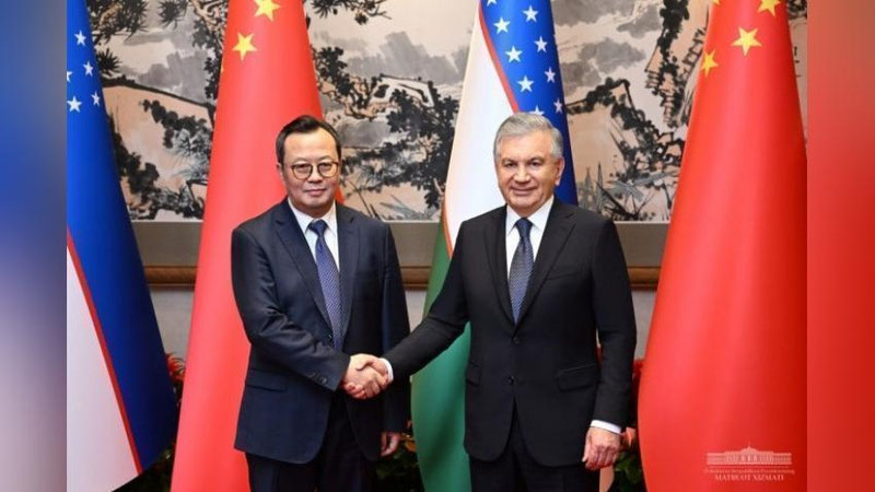 'Prezident Xitoy Eksport-import banki raisi bilan muzokara o`tkazdi'ning rasmi