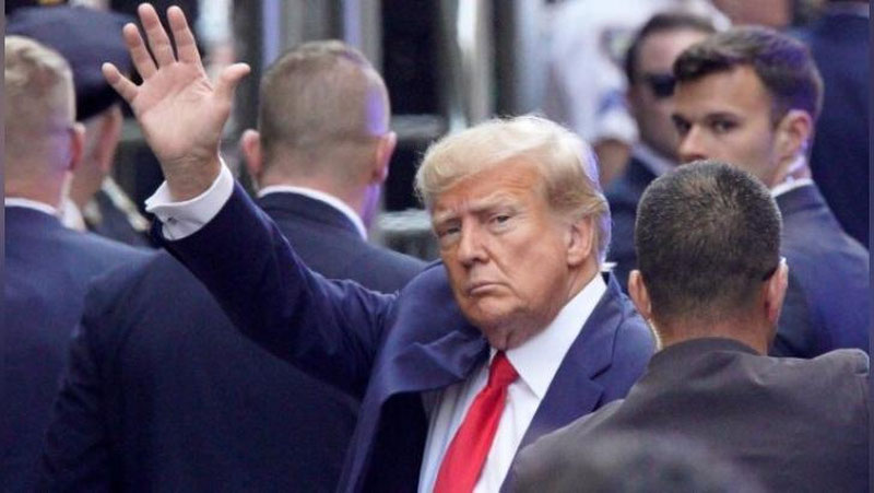 '"Amerika do`zaxga boradi". Tramp ayblovlarni rad etdi'ning rasmi