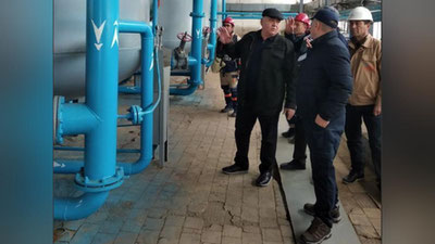 '“Ўзбекнефтгаз”: Бошқарув раиси амалга оширилаётган ишлар ҳолатини ўрганиш мақсадида Муборак газни қайта ишлаш заводида бўлди'ning rasmi