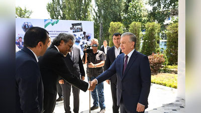 Изрображение 'Президент посетил химическое предприятие в Коканде'