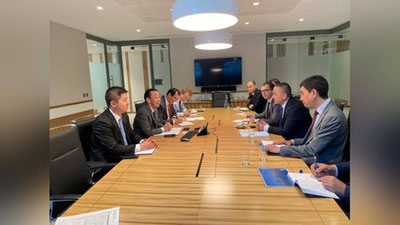 '“Ўзбекнефтгаз” АЖ Бошқаруви раиси Меҳриддин Абдуллаев бошчилигидаги делегация Лондонда “Vinson & Elkins”, “Legal & General”, “Mizuho”, “JPMorgan Chase & Co.”, “Mitsubishi UFG”, “DeutscheBank” раҳбарияти билан учрашди'ning rasmi