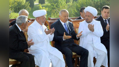 Изрображение 'ФОНД ИСЛАМА КАРИМОВА ПОЧТИЛ ПАМЯТЬ АНВАРА КОРИ ТУРСУНОВА'
