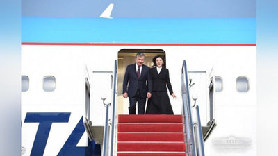 'Davlatimiz rahbarini «Endryus» aeroportida AQSh hukumati a`zolari kutib oldi'ning rasmi