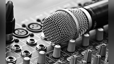 'Jonli ijroda kuylamoqchimisiz? Ochiq maydonga marhamat!'ning rasmi