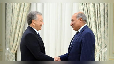 Изрображение 'Президент Узбекистана провел встречу со своим советником Сумой Чакрабарти'