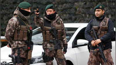 'Anqarada AQSh elchixonasi o`qqa tutildi (Video)'ning rasmi