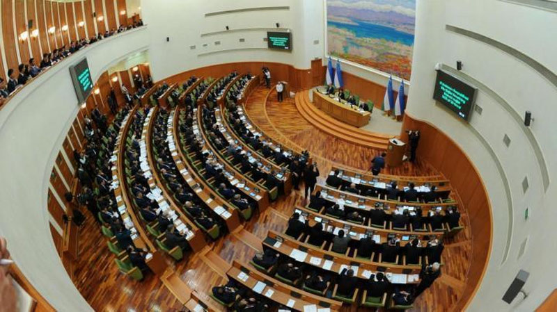 'Давлат солиқ органлари ва тадбиркорлар ўртасидаги ҚҚС можароси сенаторлар томонидан назоратга олинди'ning rasmi