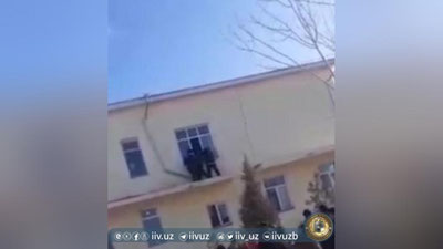 'Ruhiy kasalxonada o`zini oynadan tashlamoqchi bo`lgan fuqaro tutib qolingan'ning rasmi