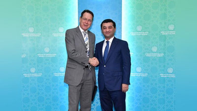 Изрображение 'Британский посол в Ташкенте Тимоти Торлот завершает свою дипмиссию'