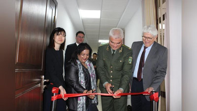 'BMT vakillari “Olot” chegara bojxona postiga tashrif buyurishdi'ning rasmi