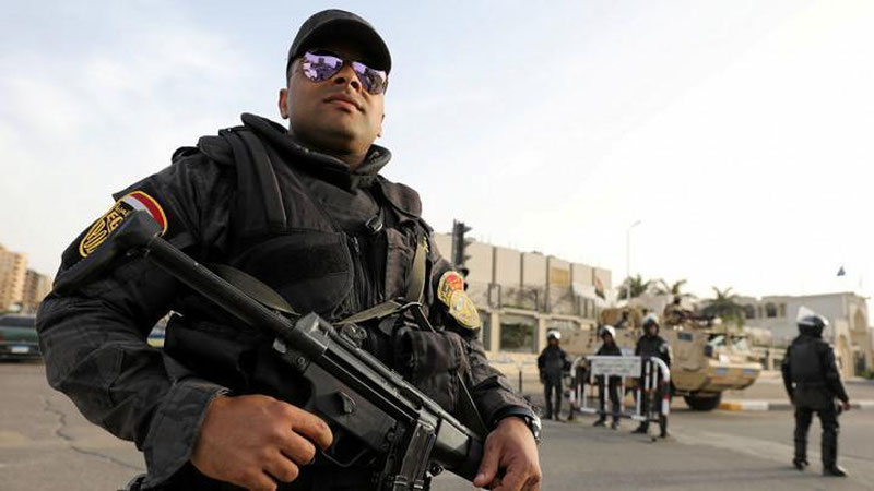 'Қоҳирада самолётни портлатмоқчи бўлган йўловчи қўлга олинди'ning rasmi