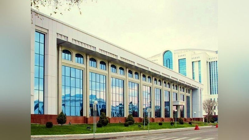 'Iqtisodiyot va moliya vazirining o`rinbosarlari tuman va shaharga hokim bo`lishdi'ning rasmi